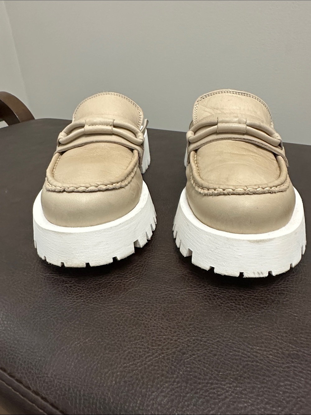 Sz 38⭐️Like New Miz Mooz Vann Cream Leather Chunky Mules. Fits Larger. See Pics - Picture 5 of 12